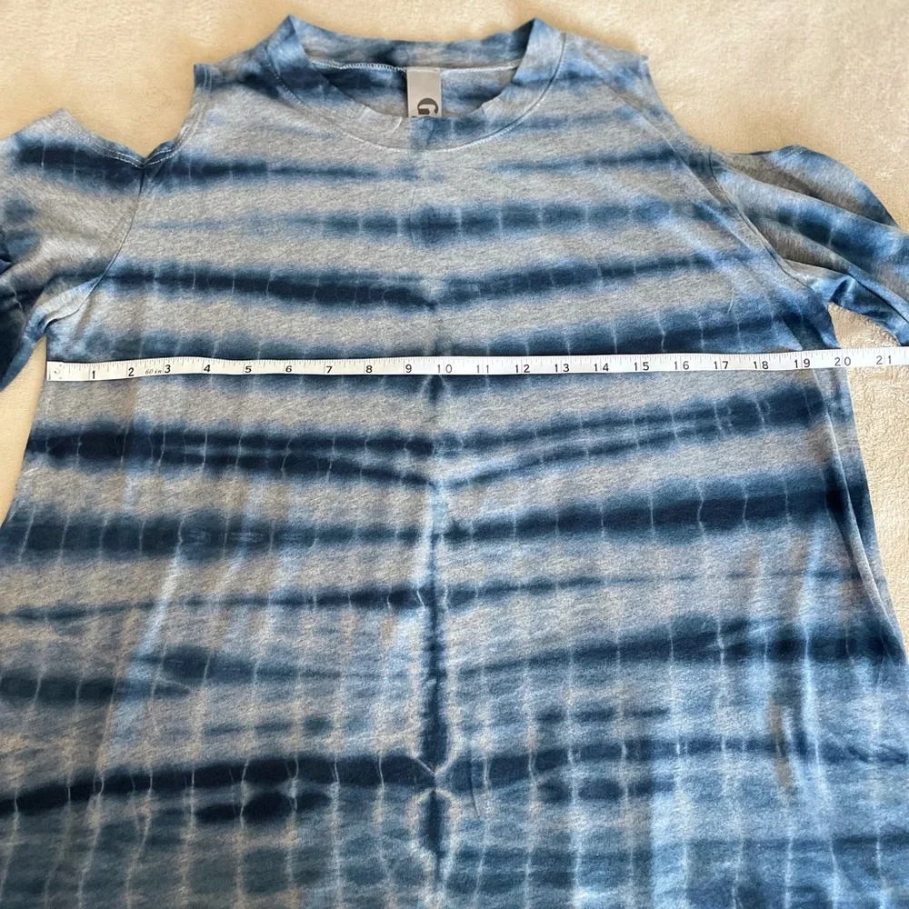 Go Couture Tie Dye Lightweight Cold Shoulder Blouse - Size M - Picture 8 of 12